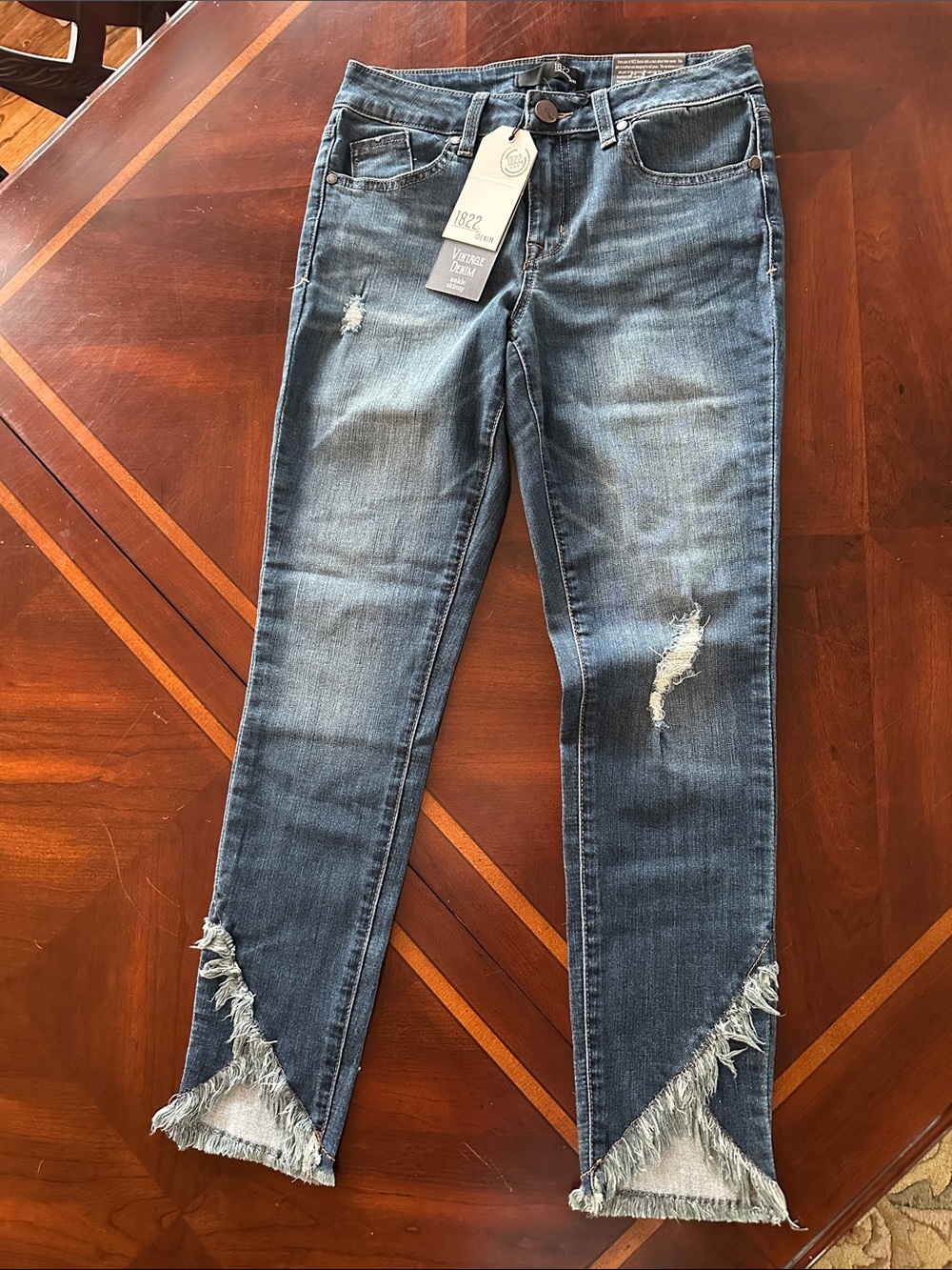 1822 Denim Distressed Blue Cropped Jeans with Fringe Hem